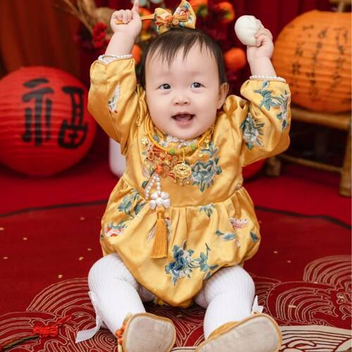 周岁女宝礼服中式旗袍金色百天宝宝连体抓周宴冠衣春夏季高端唐装 - 图0