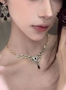 复古vintage宫廷风黑色水滴流苏项链女2026爆款做旧锁骨链choker
