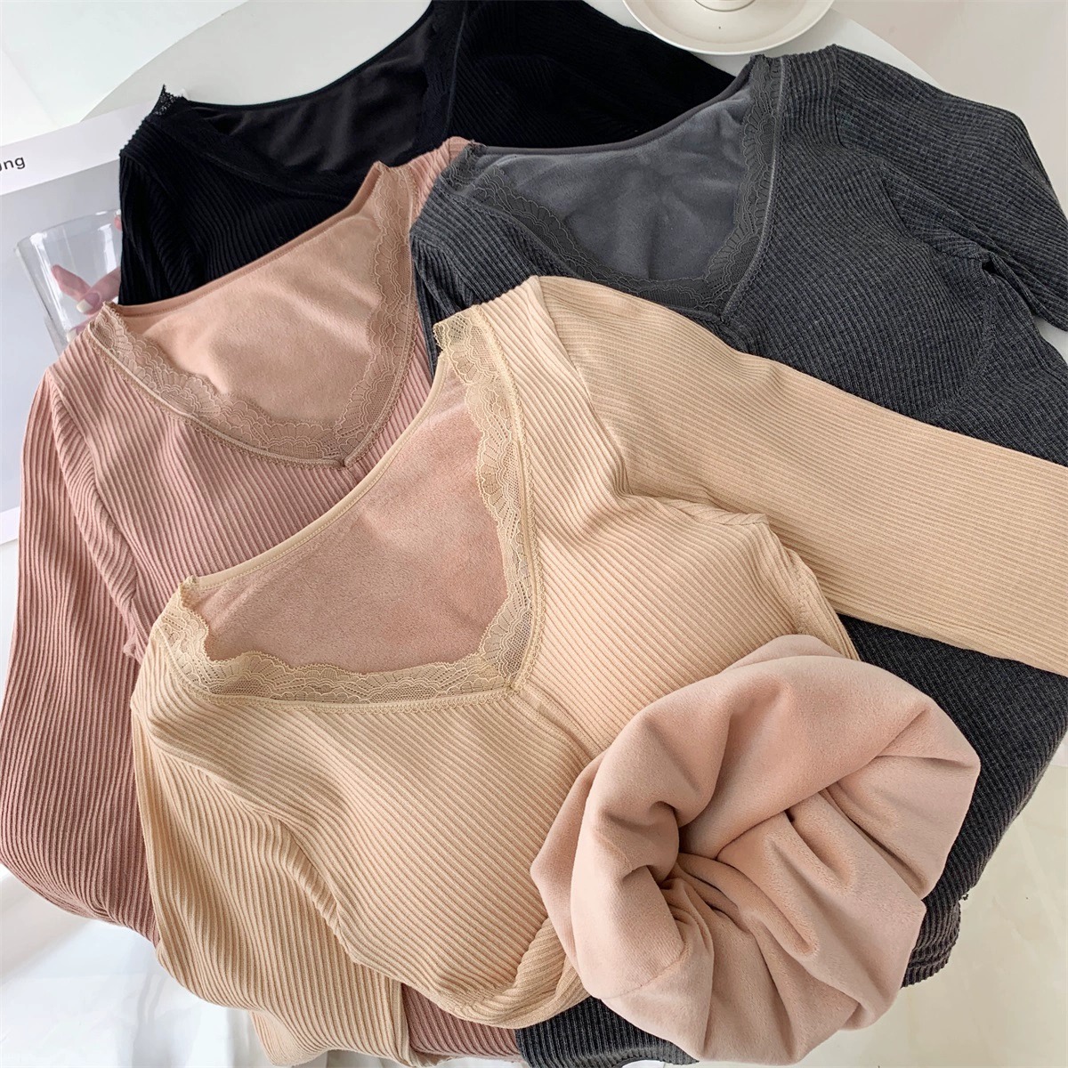 大码发热加绒打底衫女上衣秋冬季带胸垫保暖加厚长袖内衣服蕾丝边 - 图3