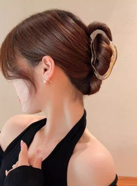 高级感黑色云朵抓夹女发饰