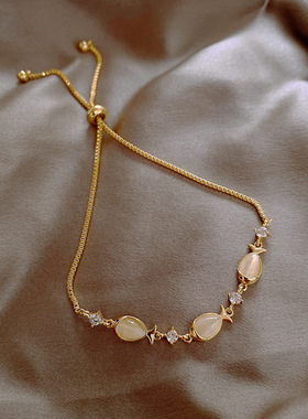 高级感水晶轻奢小众超闪气质配饰饰品猫眼石小鱼手链女配饰