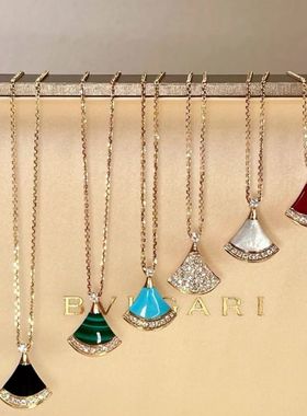 小裙子项链白贝母女小扇子格礼物新款高级感锁骨链红玛瑙珠宝精致