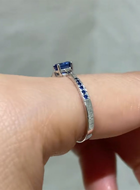 蓝色仿坦桑石欧美蓝水晶戒指