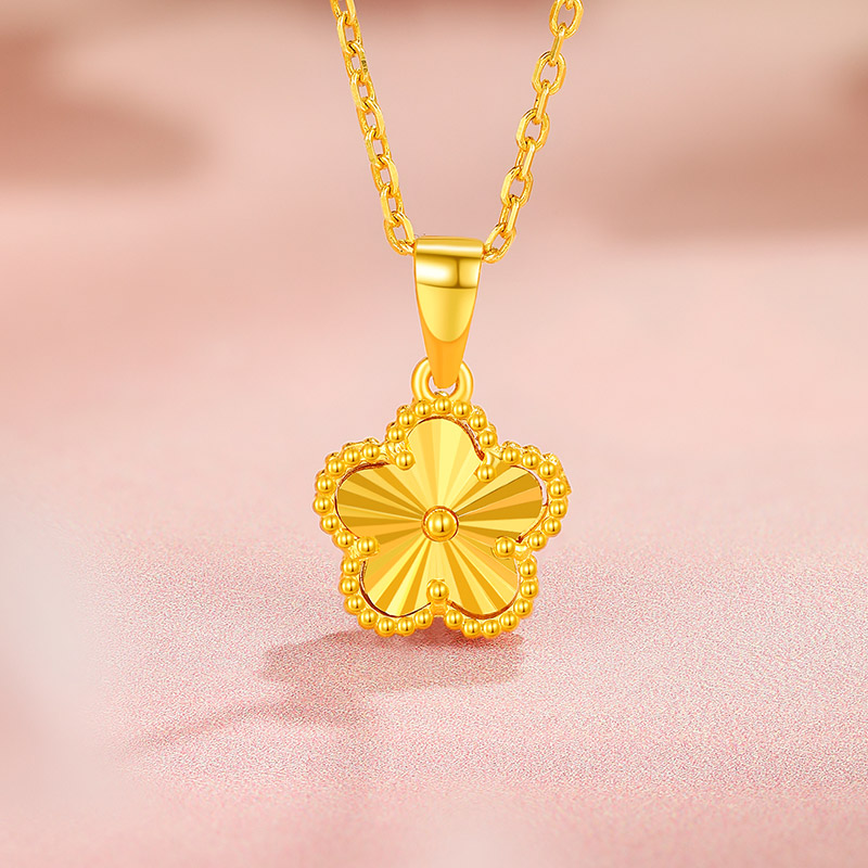 六桂福珠宝18K金桃花吊坠女款黄项链颈饰锁骨链生日礼物送女友 - 图2