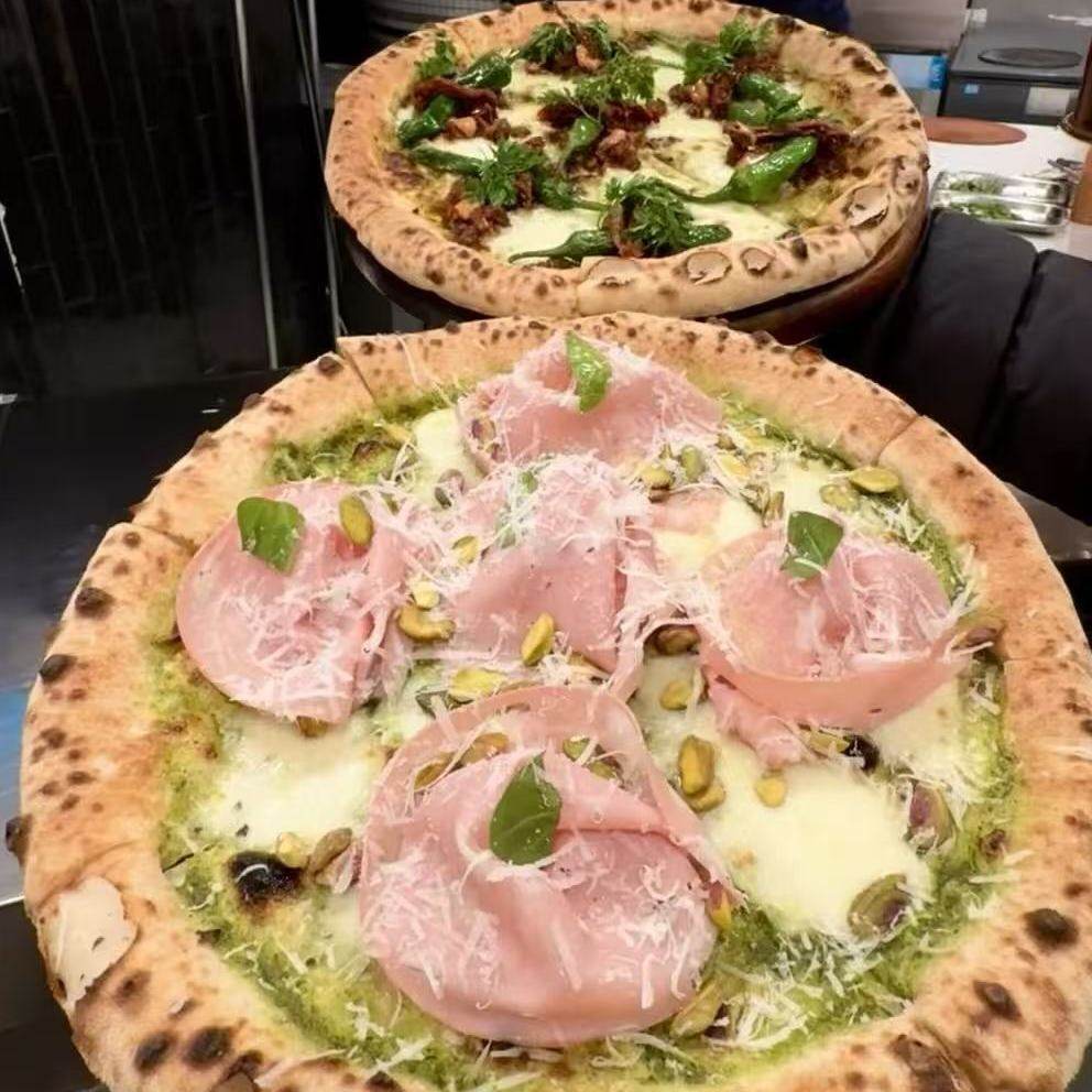 罗勒青酱披萨意式预制手拍薄底那不勒斯拿波里披萨网红同款批发,淘宝优惠券,粉丝福利购,淘宝优惠卷