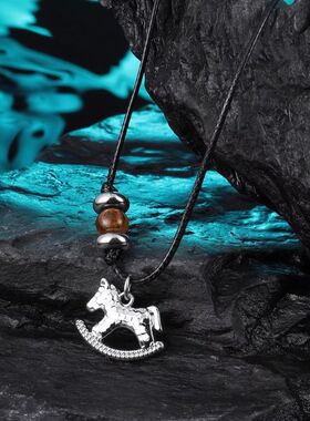 马到成功长款钛钢项链小马毛衣链