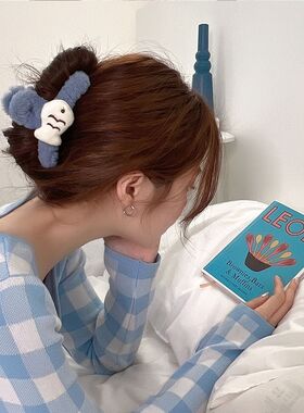蓝色小鱼毛绒发夹女后脑勺可爱鲨鱼夹大号抓夹网红2024年夹子头饰