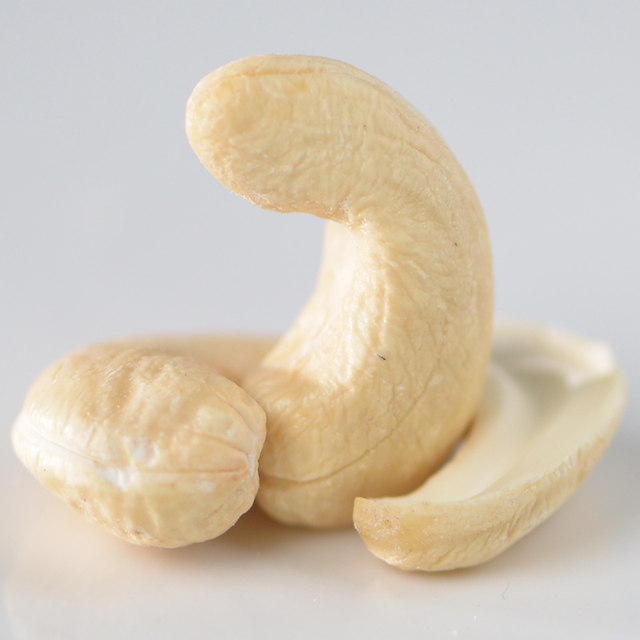 Dongsai Liangpin Raw Cashew Nuts 500g | 118 people collected it