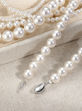 2025新款法式珍珠磁吸扣项链女轻奢小众人造珍珠锁骨链百搭毛衣链