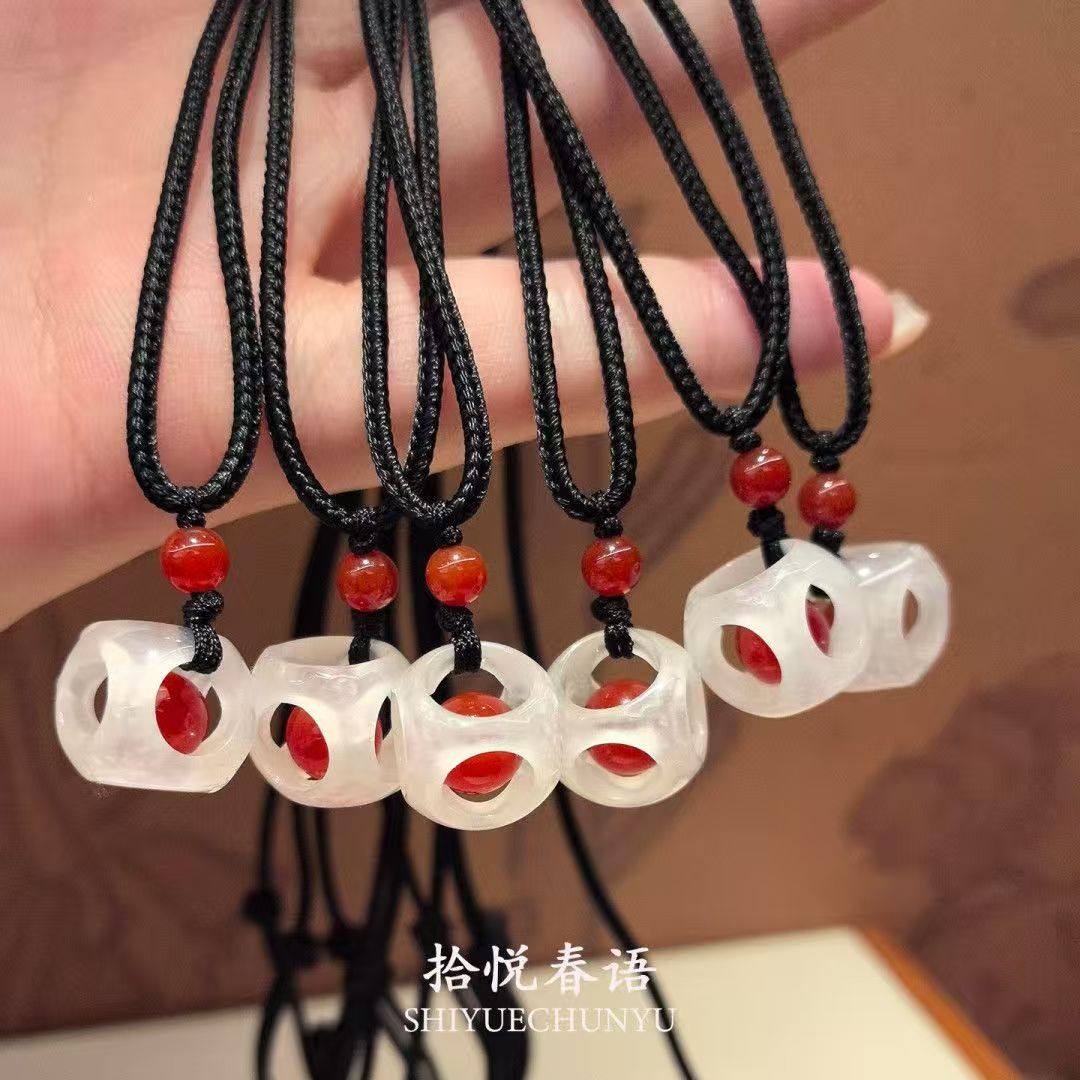 「朝朝暮暮」新中式红豆骰子编绳项链双轨姜暮同款秋冬简约毛衣链,淘宝优惠券,粉丝福利购,淘宝优惠卷