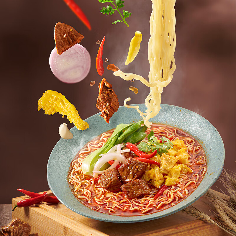 白象方便面桶装红烧牛肉香辣香菇炖鸡老坛酸菜整箱速食牛肉面多种