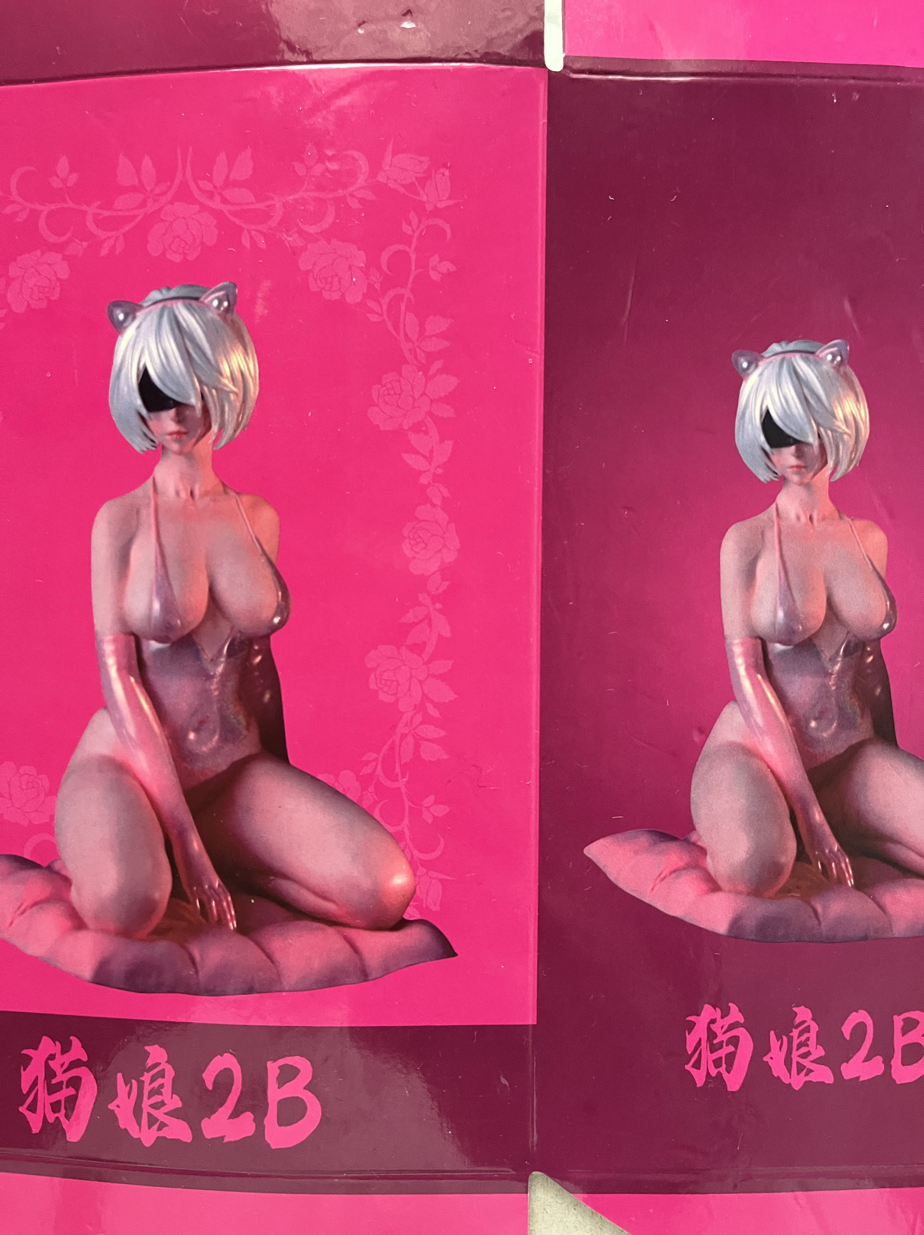Domestic high-quality cat girl 2B anime beautiful girl figure squatting pink ornament model chassis desktop