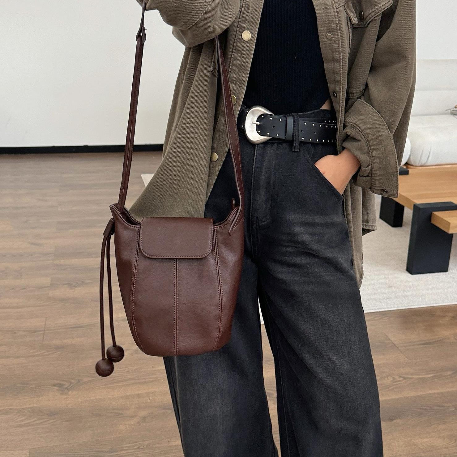 小众设计南瓜包女高级感百搭复古通勤单肩包腋下包真皮斜挎水桶包 - 图0