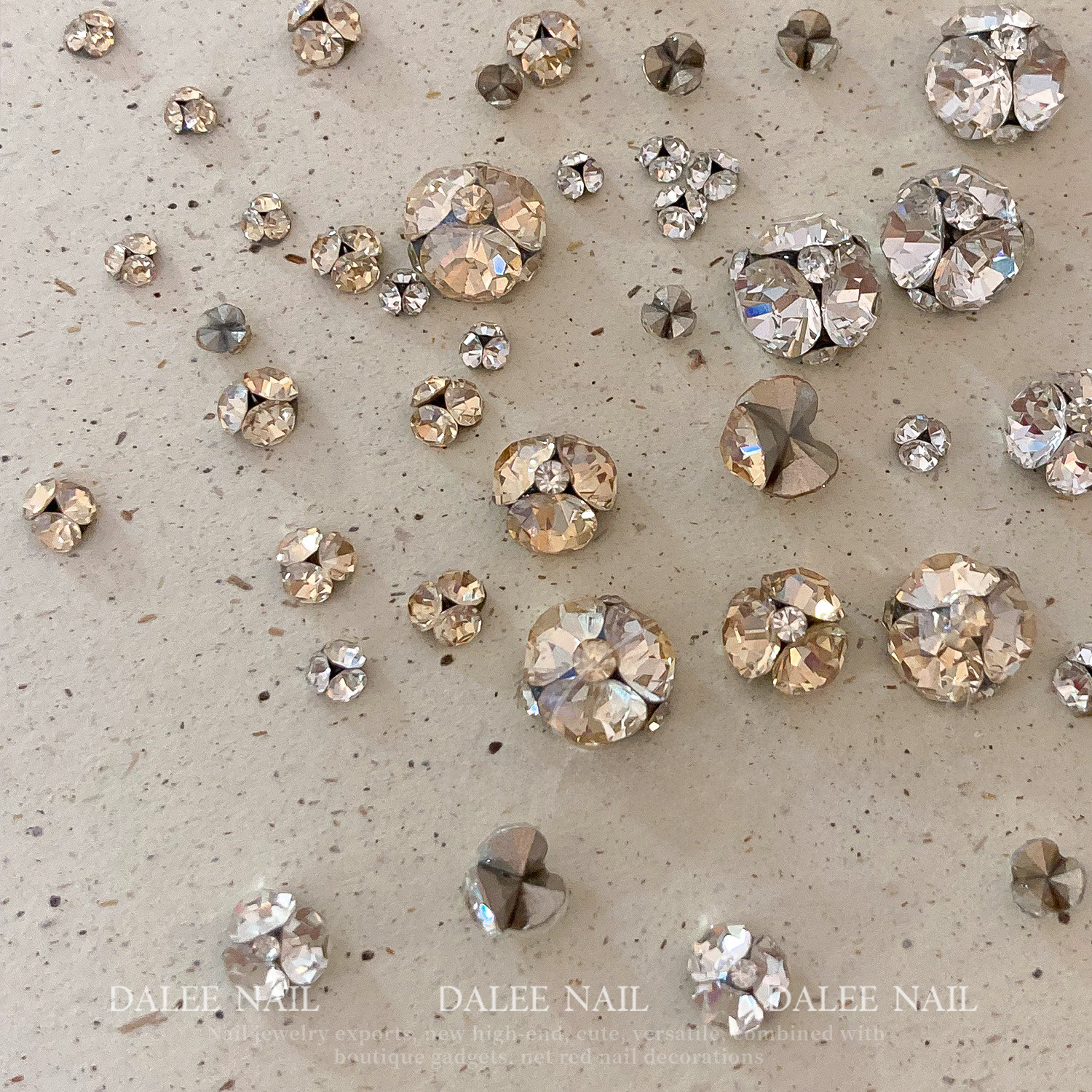 精品钻美甲成品白色香槟堆钻迷你钻球超闪堆钻无底托指甲饰品,淘宝优惠券,粉丝福利购,淘宝优惠卷