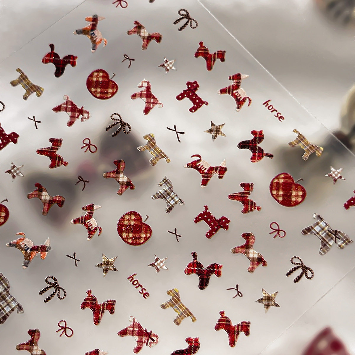 新年美甲贴纸平面格纹小马贴纸红色复古美甲新年款可爱贴纸饰品,淘宝优惠券,粉丝福利购,淘宝优惠卷
