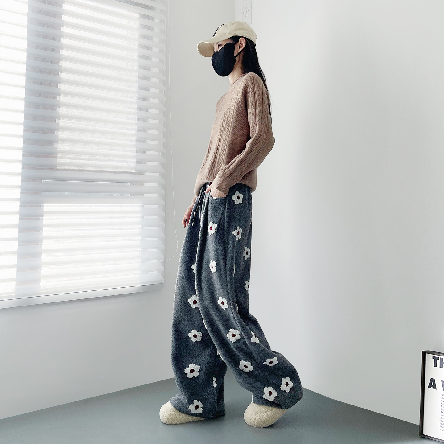 大码设计感刺绣小花毛毛卫裤女冬季保暖胖mm显瘦加厚不臃肿阔腿裤,淘宝优惠券,粉丝福利购,淘宝优惠卷