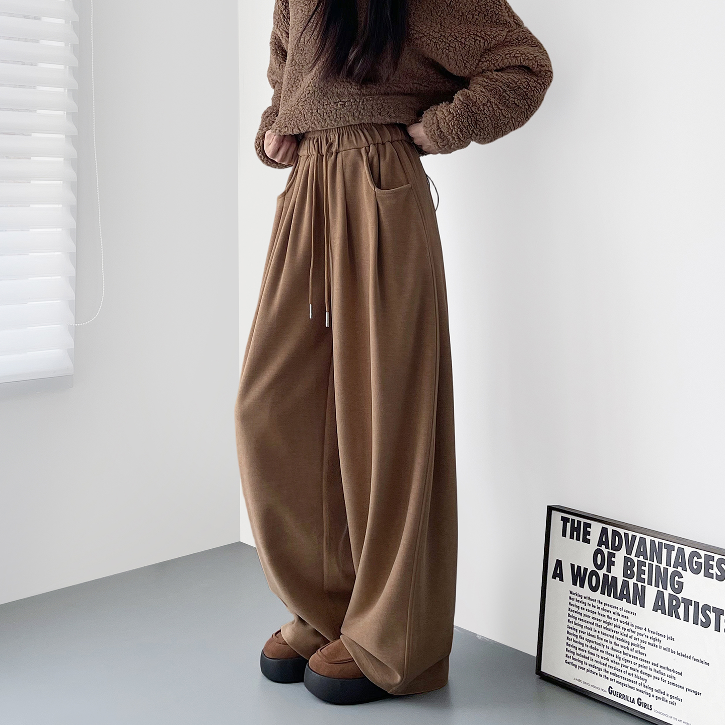 卡其色冬季氛围感仿羊绒山本裤女大码慵懒软糯显瘦遮肉加绒阔腿裤 - 图1
