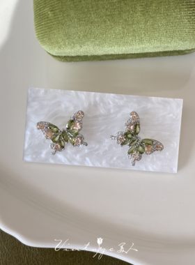 橡木绿蝶~橄榄绿蝴蝶耳钉耳环