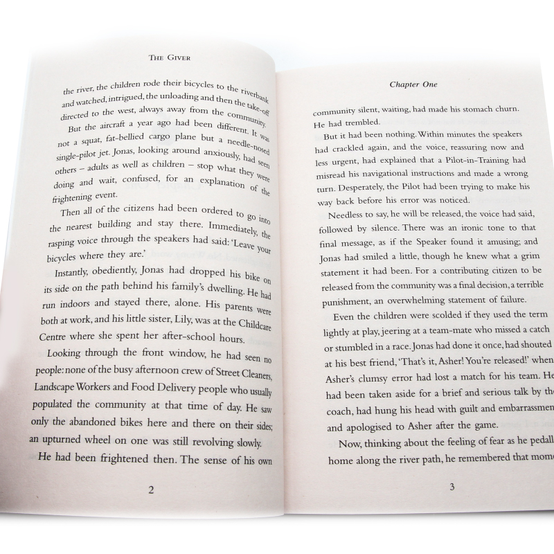 记忆传授人The Giver 赐予者 英文原版小说 Lois Lowry 洛伊丝劳里  同名电影小说  纽伯瑞儿童文学奖金奖科幻乌托邦文学作品