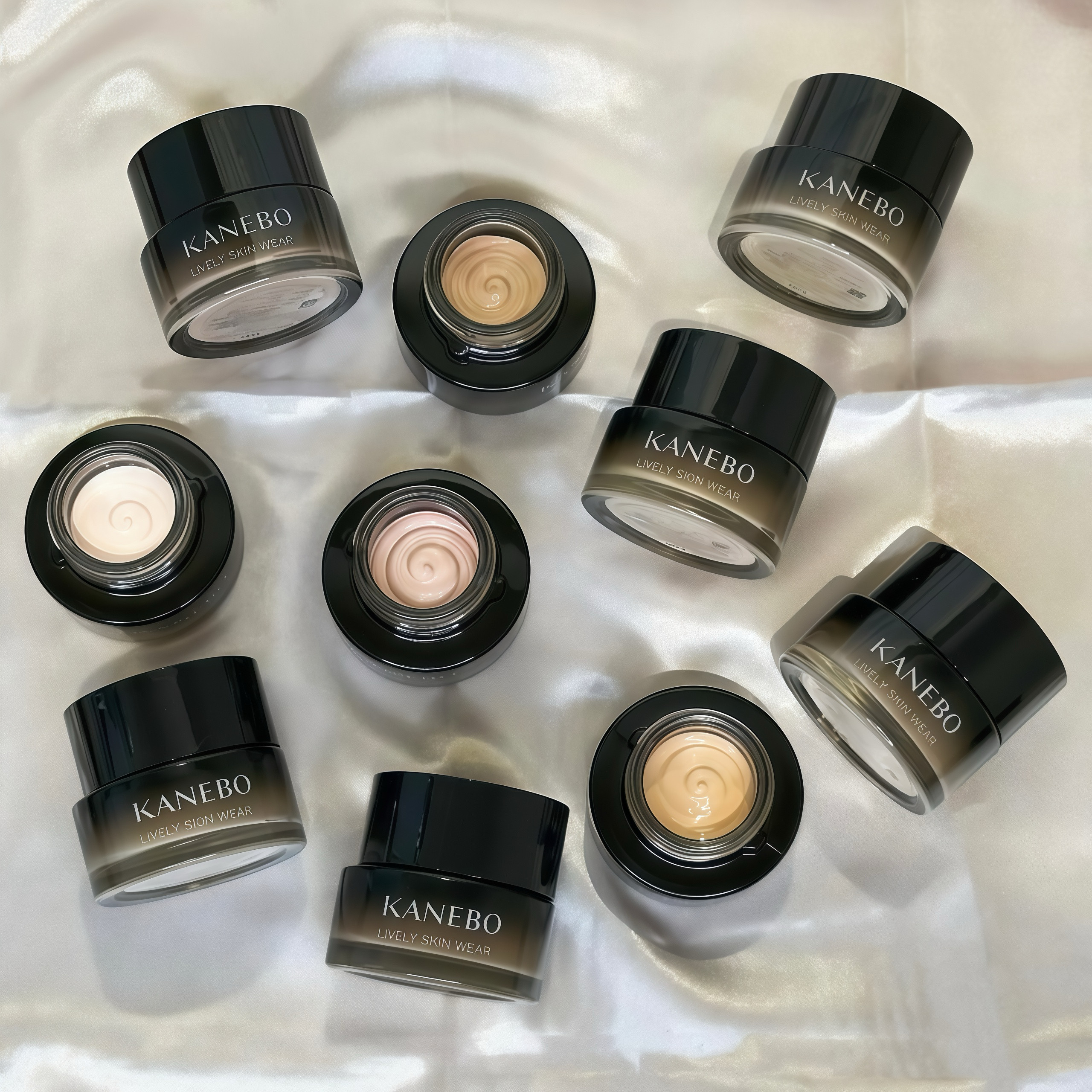 现货日本KANEBO嘉娜宝2025奢华粉底霜奶油肌粉霜30g黑金粉霜,淘宝优惠券,粉丝福利购,淘宝优惠卷