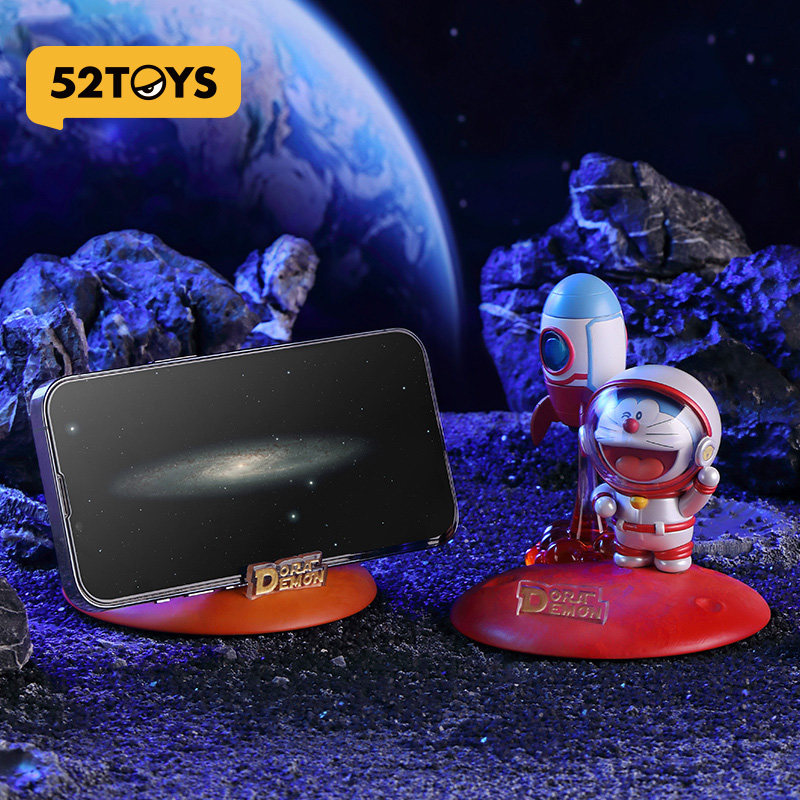 【52TOYS】哆啦A梦快乐星球支架便携家用手机底座摆件潮玩酷公仔 - 图0