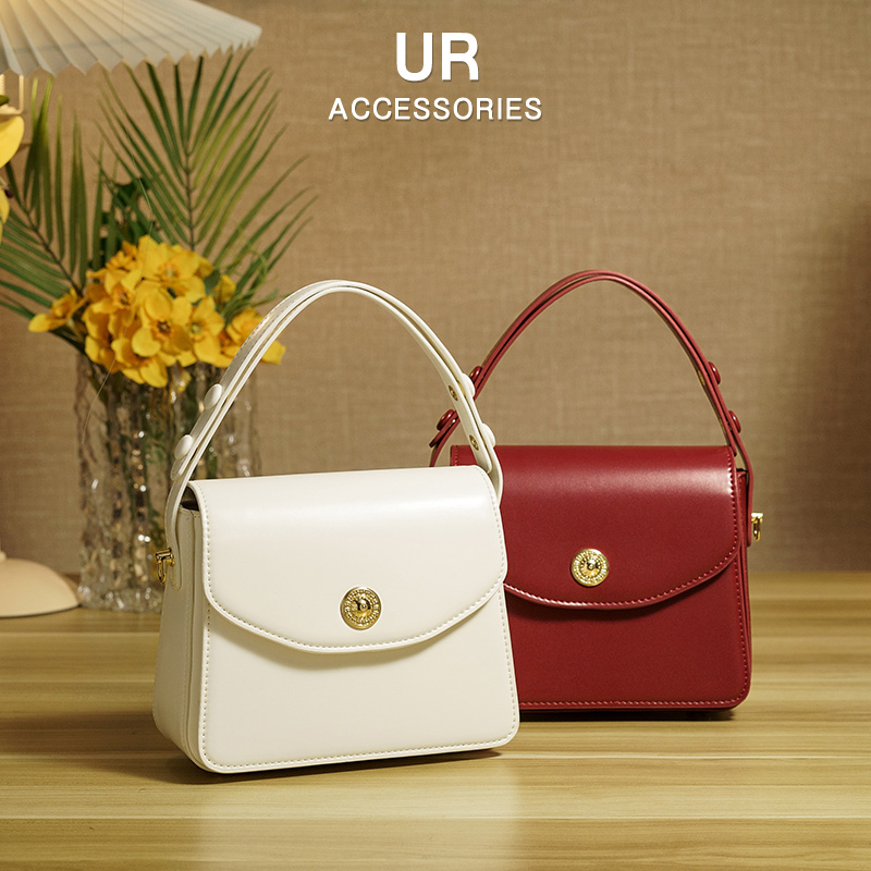 UR方糖包简约高级红色宴会结婚包2024新款女士包包单肩斜挎豆腐包