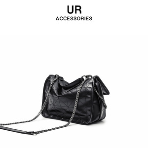 UR!欧美时尚大容量软面皮斜跨包