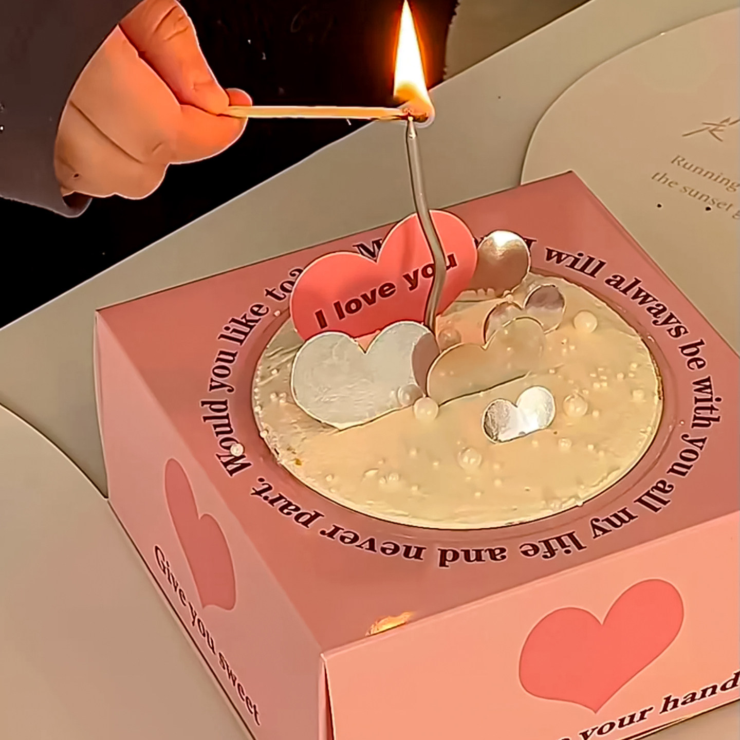 爆款浪漫520情人节镭射爱心蛋糕装饰银色手提包装盒情侣告白礼盒,淘宝优惠券,粉丝福利购,淘宝优惠卷