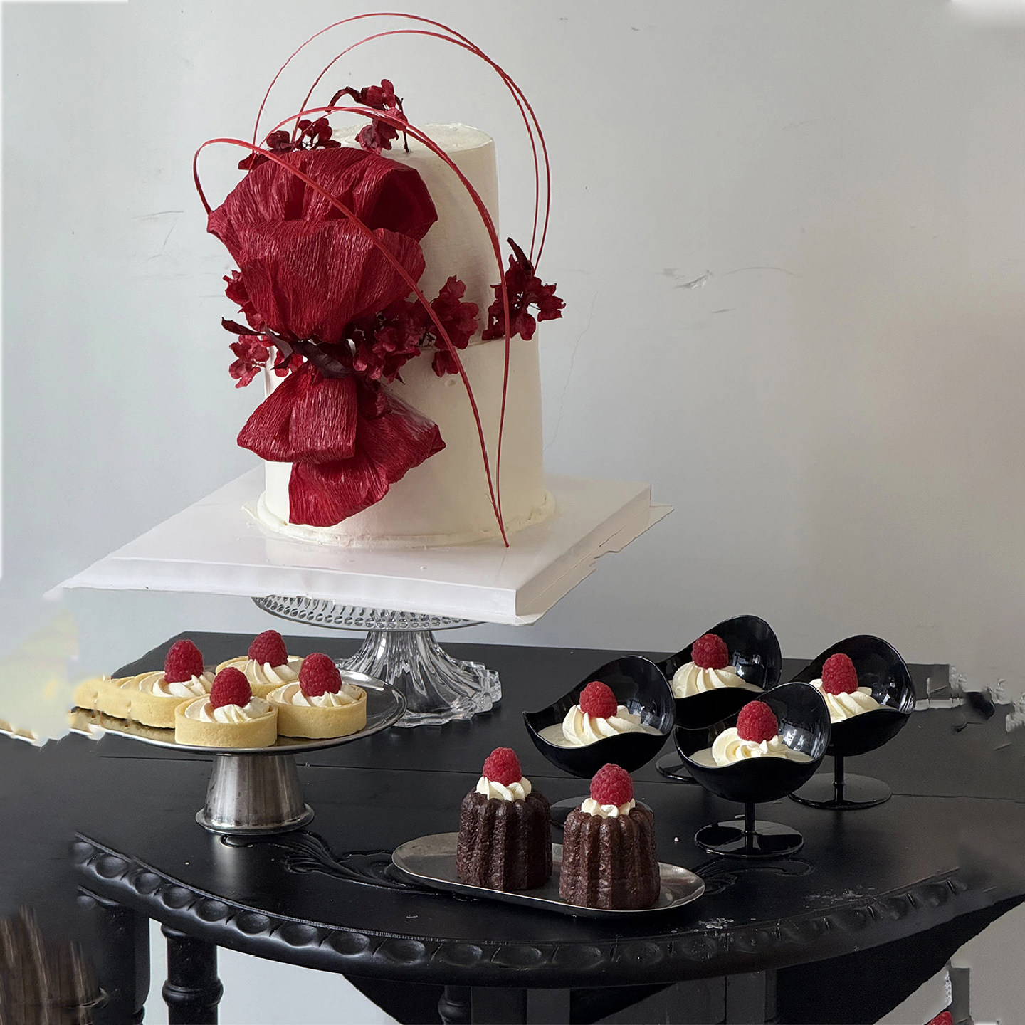 简约红色系情侣订婚宴求婚甜品台DIY蝴蝶结皱纹纸红球花椅子杯,淘宝优惠券,粉丝福利购,淘宝优惠卷