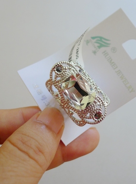 76D-5镂空花纹银色长方块戒指