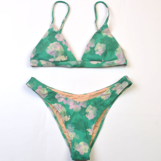 Сексуальное пляжное бикини австралийского бренда Rhyt**