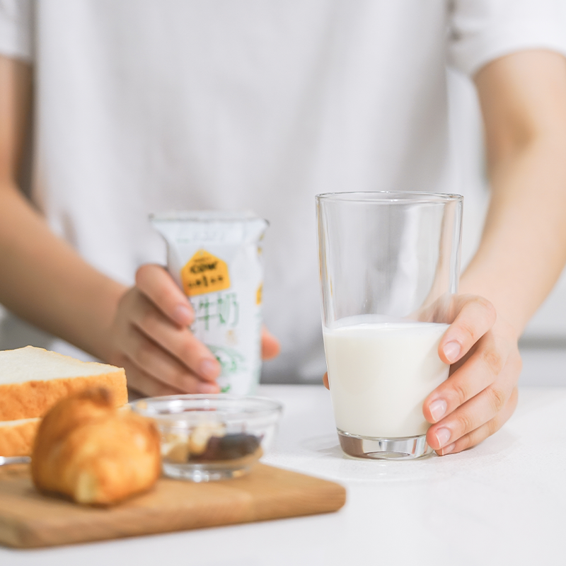 认养一头牛全脂纯牛奶200ml*12盒*2整箱儿童鲜牛奶批特价 - 图0