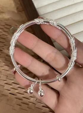 女小众设计不掉色新款花蕊蝴蝶铃铛镯子实心推拉年轻款浮雕花丝蝴