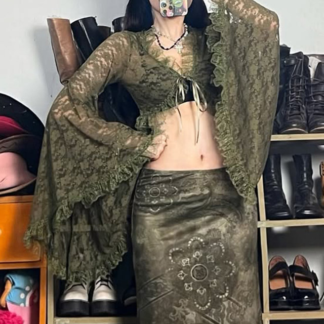 Retro Forest Green Lace Bell Sleeve Cardigan