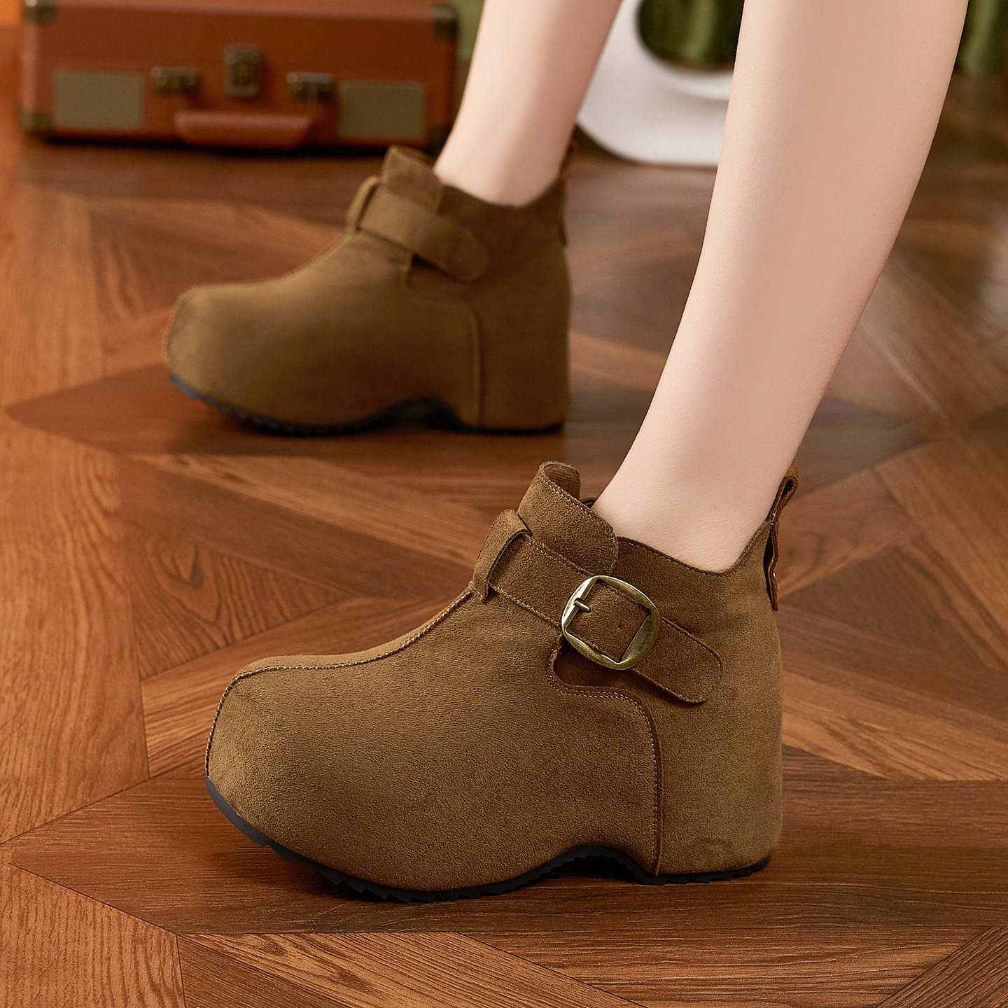 冬季复古加绒高帮全包勃肯鞋女2025新款时尚厚底内增高高跟小短靴,淘宝优惠券,粉丝福利购,淘宝优惠卷