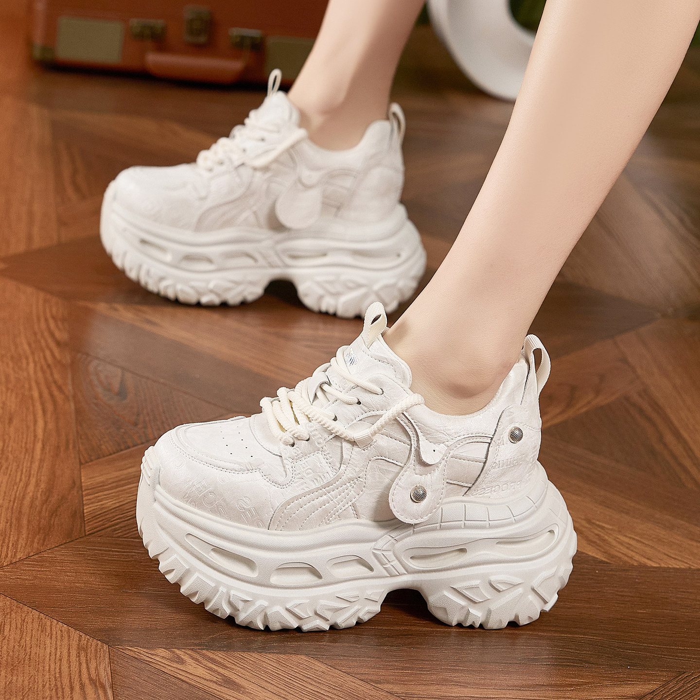 春季粉色时尚厚底老爹鞋女2026新款爆款洋气增高小个子松糕休闲鞋,淘宝优惠券,粉丝福利购,淘宝优惠卷