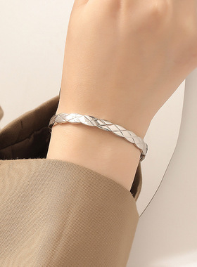 法式小香风金银开口菱格纹手镯冷淡风小众设计感钵钢个性手饰品