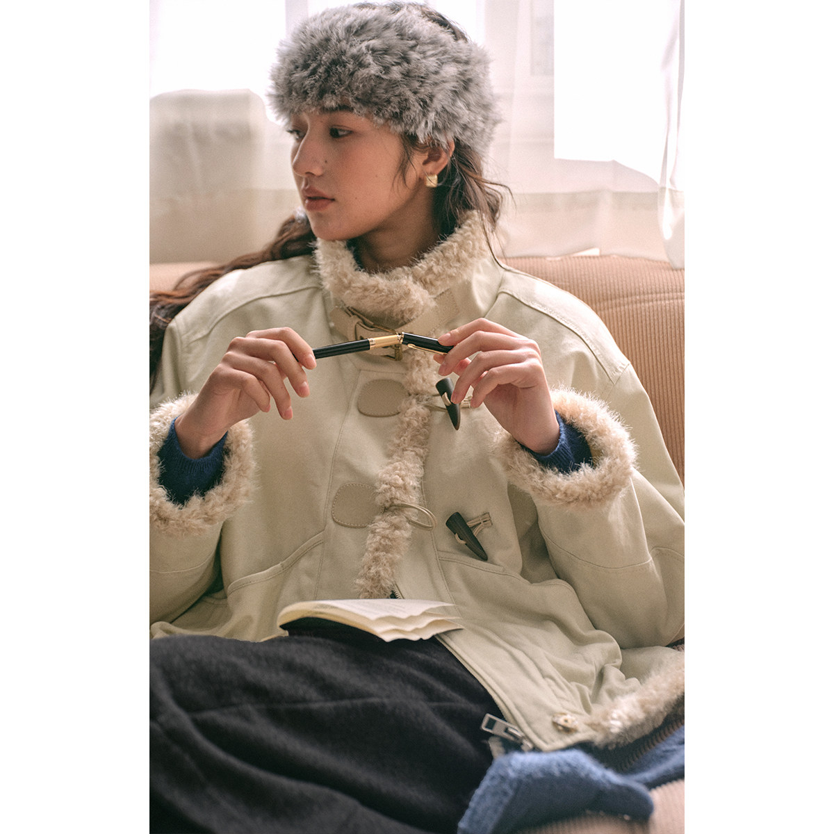 solighter 法式毛毛拼接立领短外套女秋冬2025新款小个子加绒外套,淘宝优惠券,粉丝福利购,淘宝优惠卷