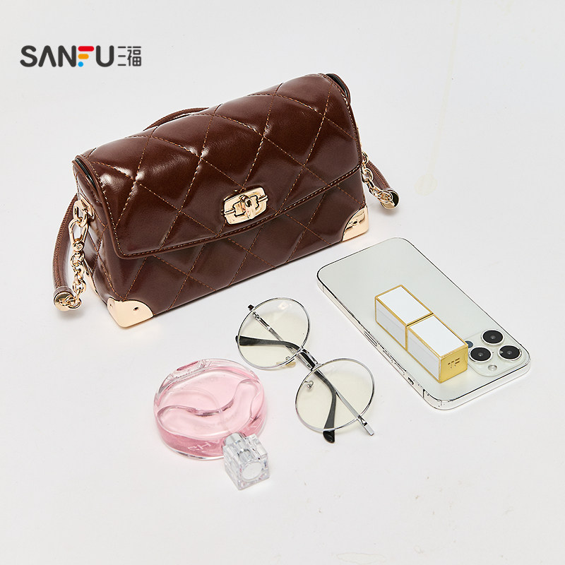 三福挎包冬季菱格缝线韩系小香腋下包金属卡扣翻盖女包512969,淘宝优惠券,粉丝福利购,淘宝优惠卷