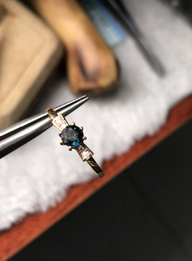 18K金镶嵌天然蓝宝石戒指女款时尚个性简约百搭气质高级感百搭