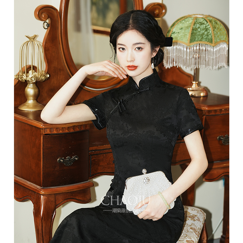  潮菊旗袍