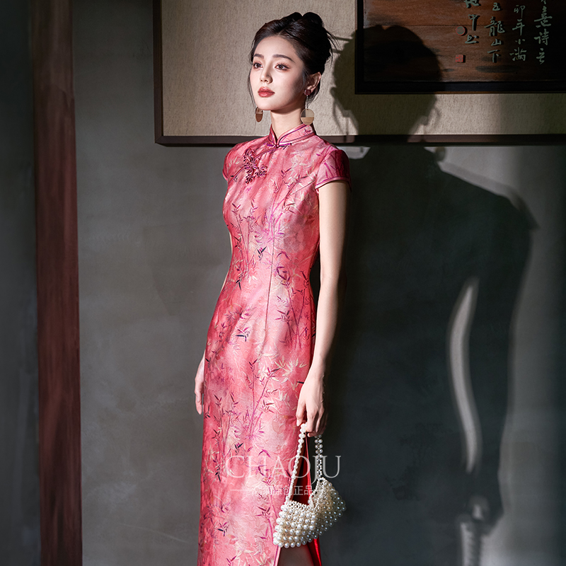 粉色旗袍长款高端走秀主持礼服真丝羊毛桑蚕丝新中式2024新款