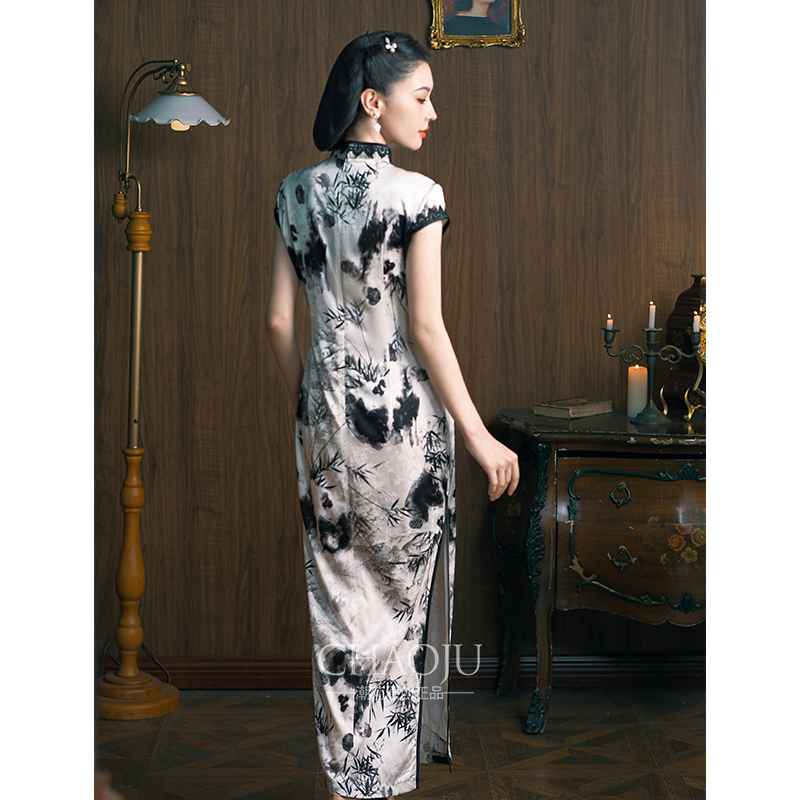 旗袍女真丝桑蚕丝长款白色走秀2024新款秋冬高端年会礼服改良国风