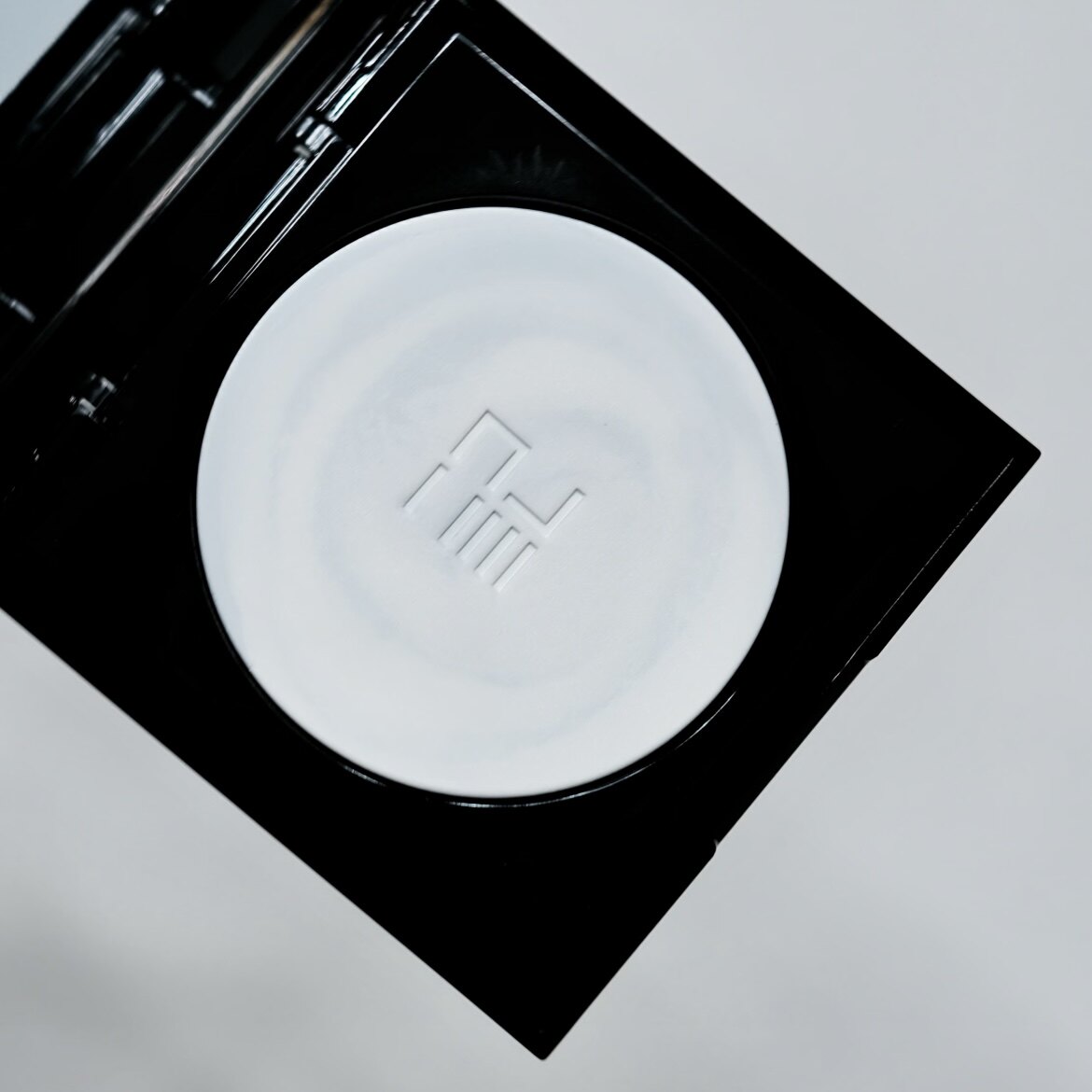 [张予曦同款]完美日记精华蜜粉饼无粉定妆控油持久散粉冷雾蓝,淘宝优惠券,粉丝福利购,淘宝优惠卷