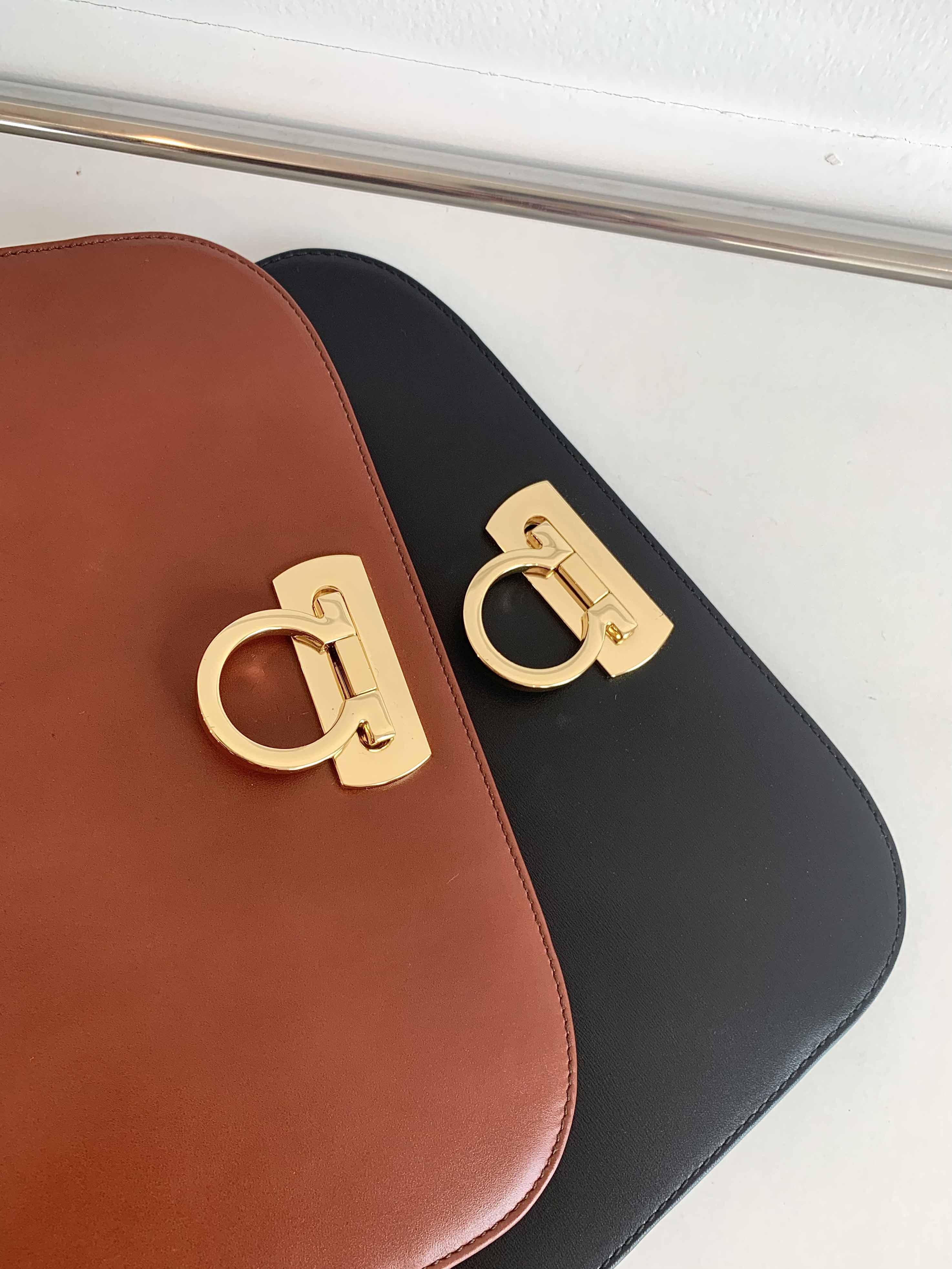 Garbociaga龍喜儿 小众设计 复古金扣轻奢休闲女士手拿包1897清仓,淘宝优惠券,粉丝福利购,淘宝优惠卷