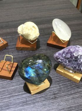 水晶原石矿物晶体标本底座铁艺支架心形爱心摆件展示架木质首饰架