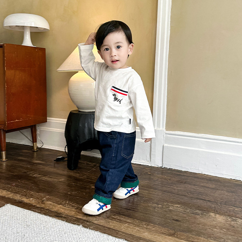 小童口袋T恤男童秋款圆领长袖白色上衣简约风纯棉打底衫小卡通标,淘宝优惠券,粉丝福利购,淘宝优惠卷