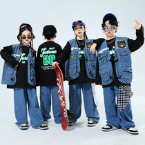 New Years Day street dance children perform hiphop boys boomers jazz dance street Machia suit walking show girl clothes