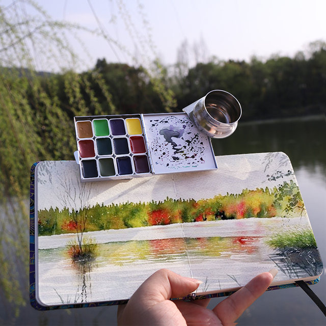 Watercolor paint repackaged mini portable sketching