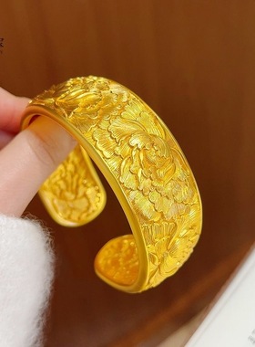 金店同款沙金牡丹花手镯女款新中式古法錾刻宽面镯子复古宫廷风